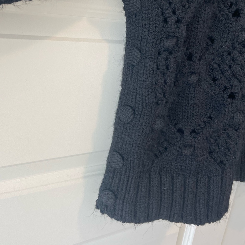 Cozy Black ZARA Knit Sweater - Picture 3 of 5